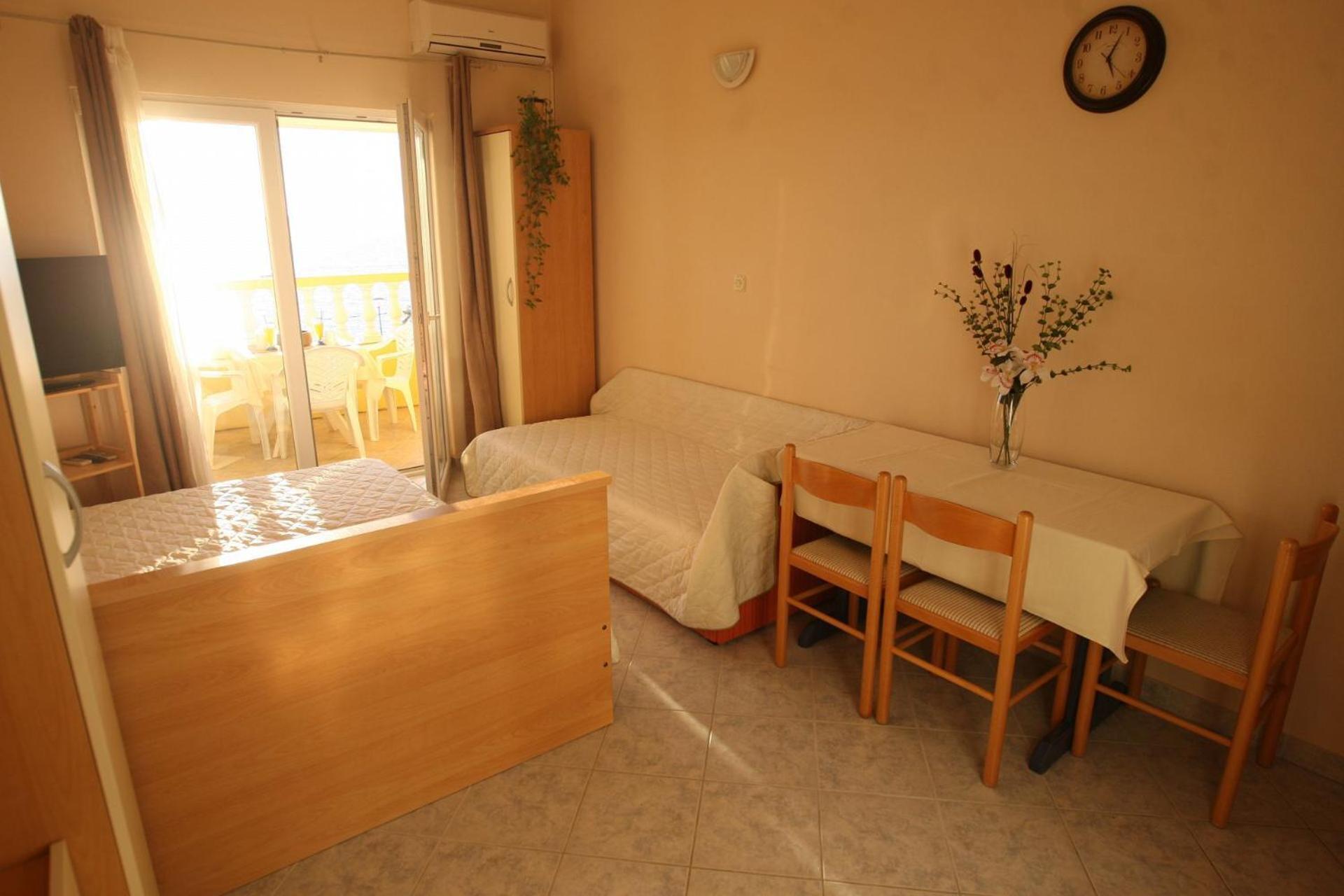 Apartments Mladen Vrsi Bagian luar foto