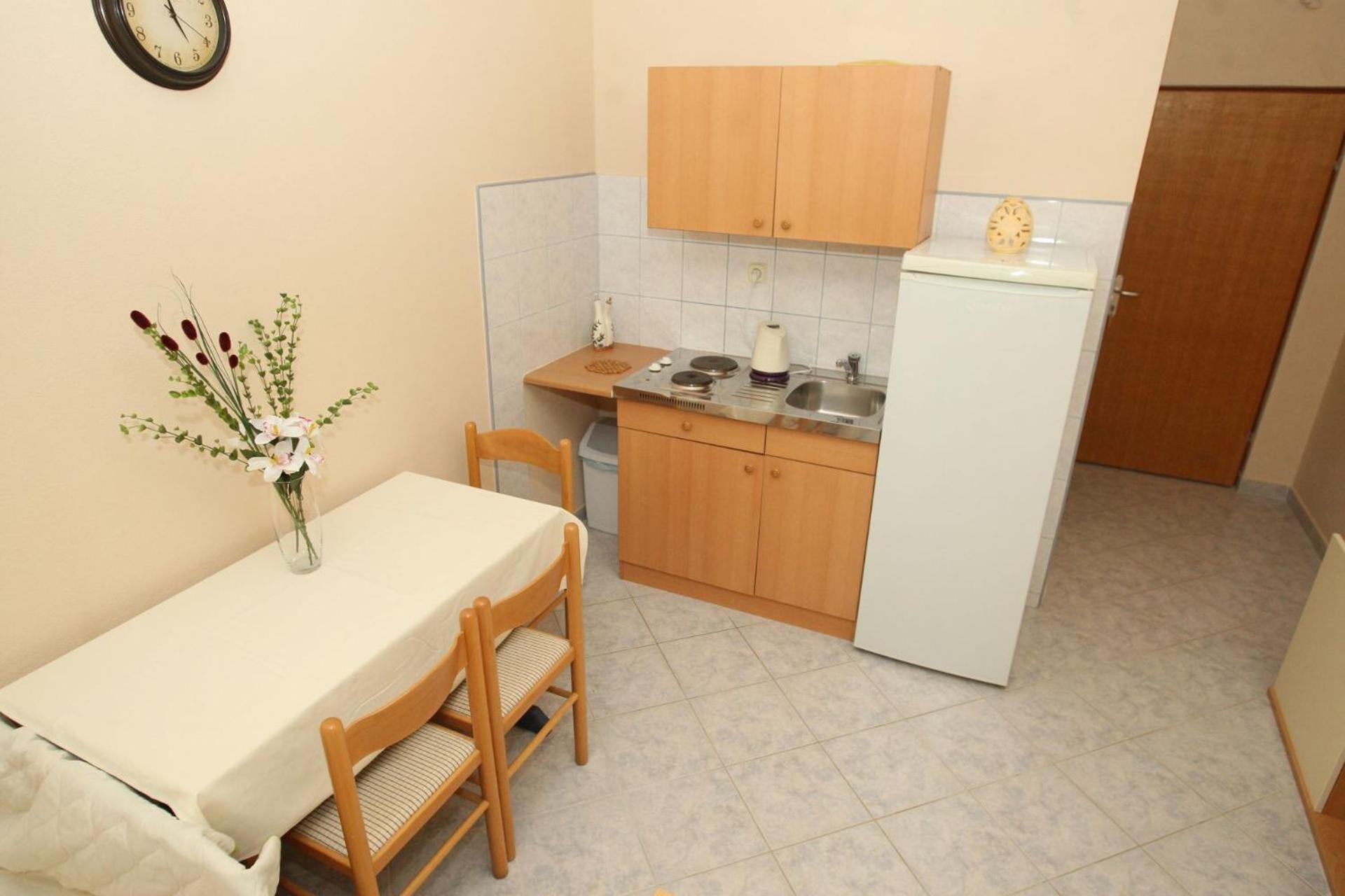 Apartments Mladen Vrsi Bagian luar foto