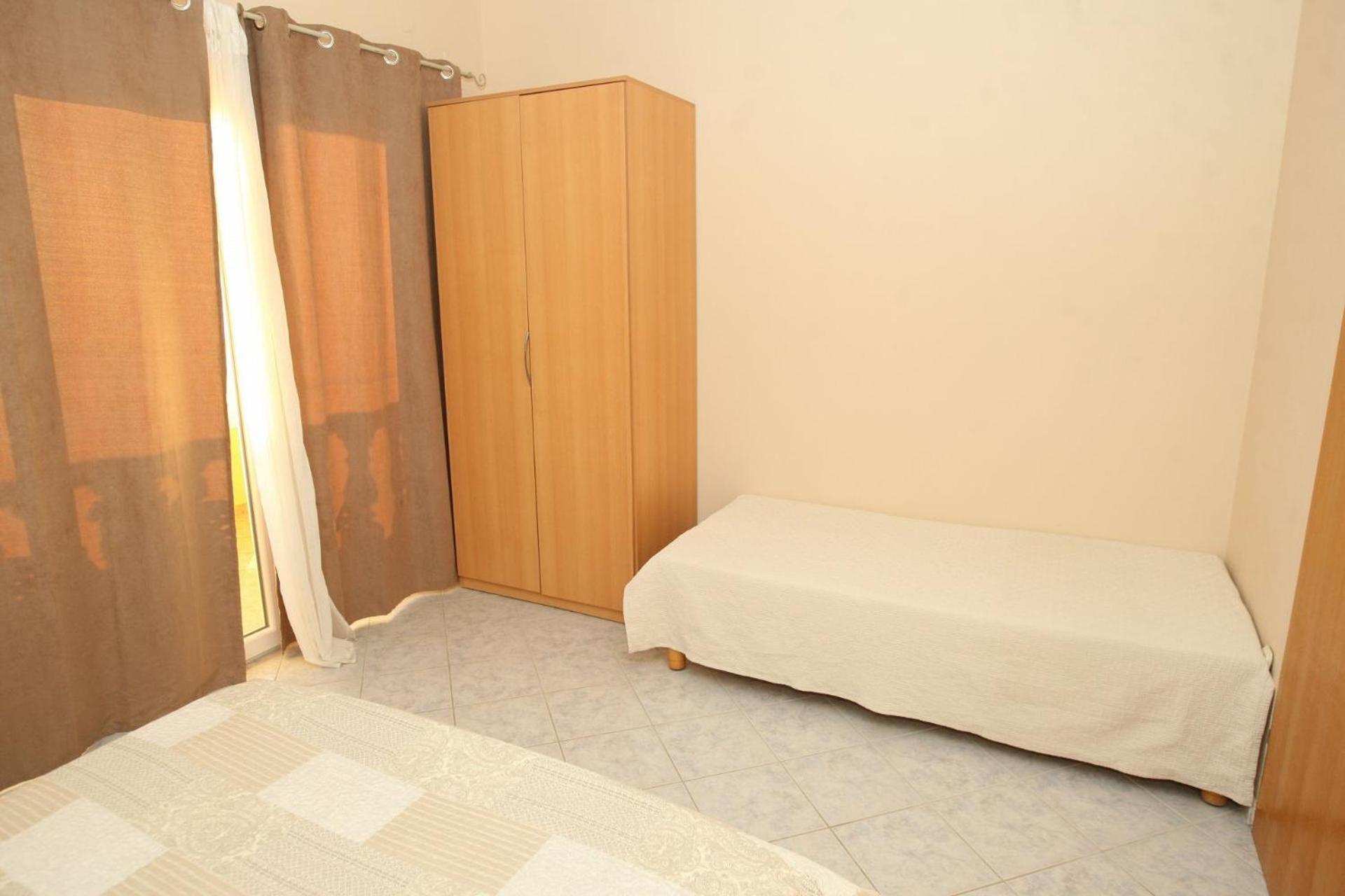 Apartments Mladen Vrsi Bagian luar foto